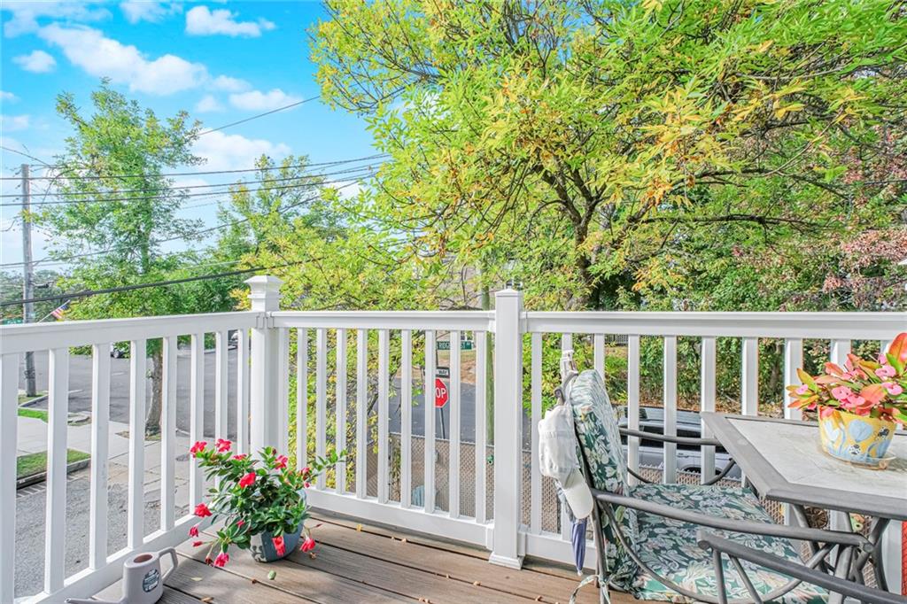 22 Crest Loop Eltingville Staten Island NY 10312