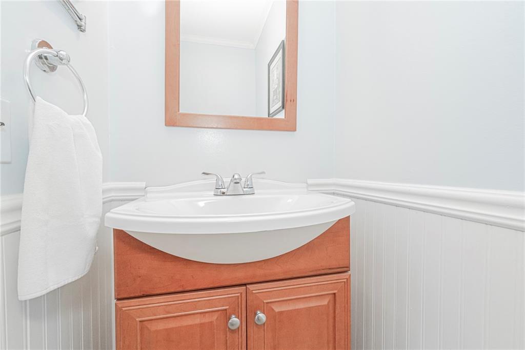 22 Crest Loop Eltingville Staten Island NY 10312