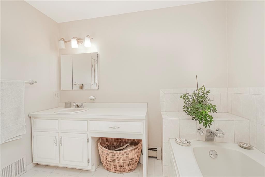 22 Crest Loop Eltingville Staten Island NY 10312