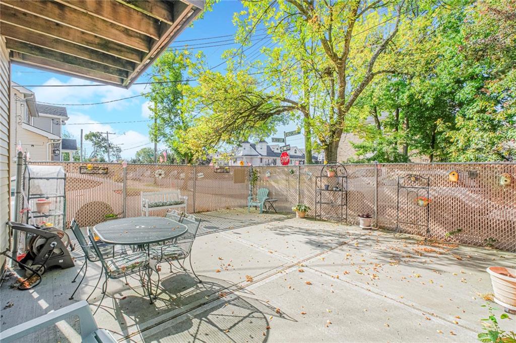 22 Crest Loop Eltingville Staten Island NY 10312