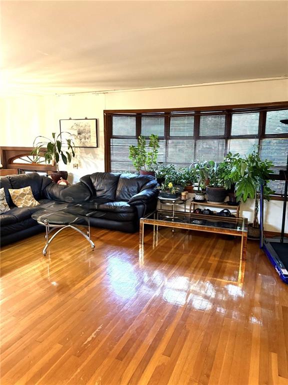 482 Steuben Street Grasmere Staten Island NY 10305