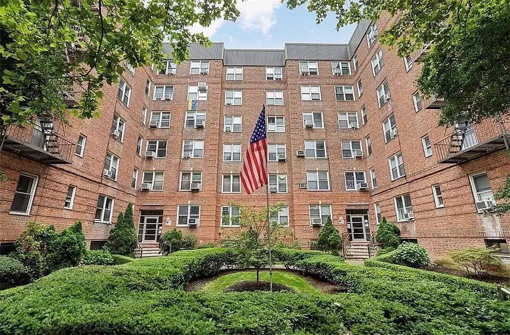 2531 East 7th Street Sheepshead Bay Brooklyn NY 11235