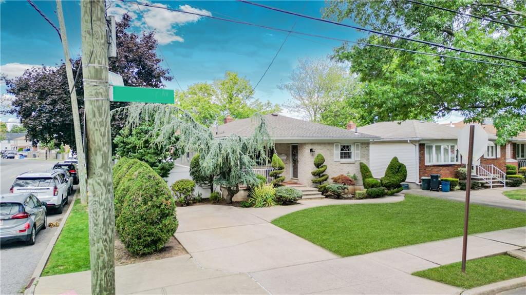 381 Burgher Avenue Staten Island NY 10305