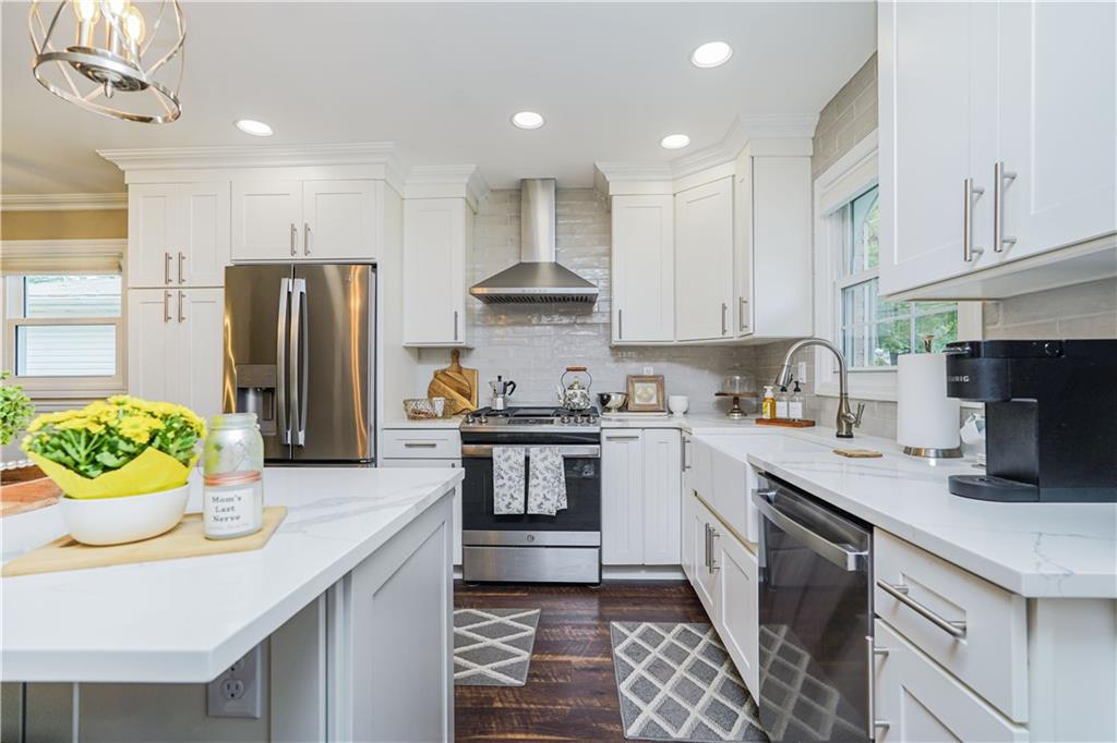 381 Burgher Avenue Staten Island NY 10305