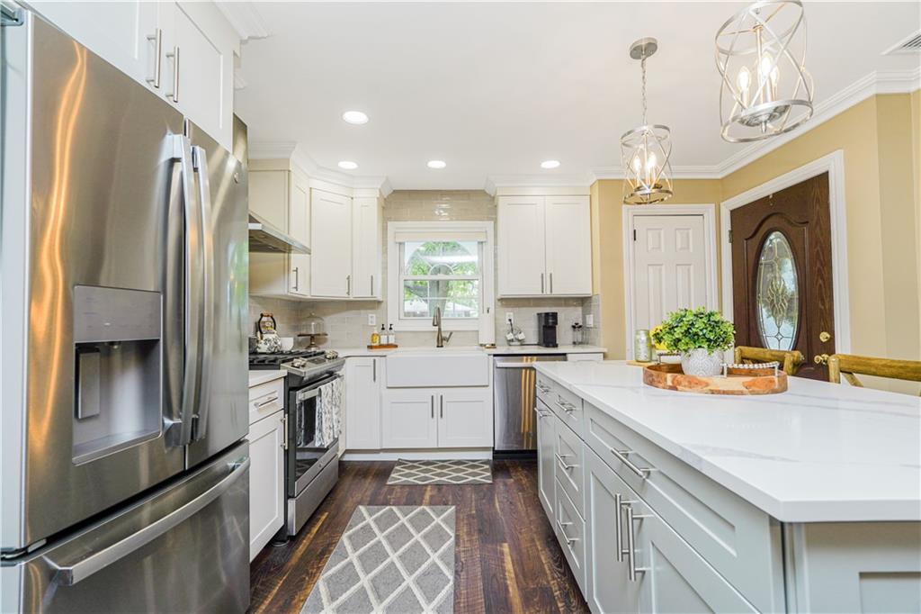 381 Burgher Avenue Staten Island NY 10305