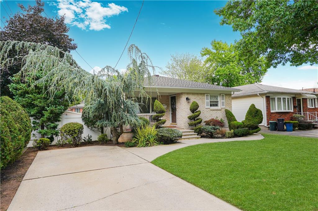 381 Burgher Avenue Staten Island NY 10305