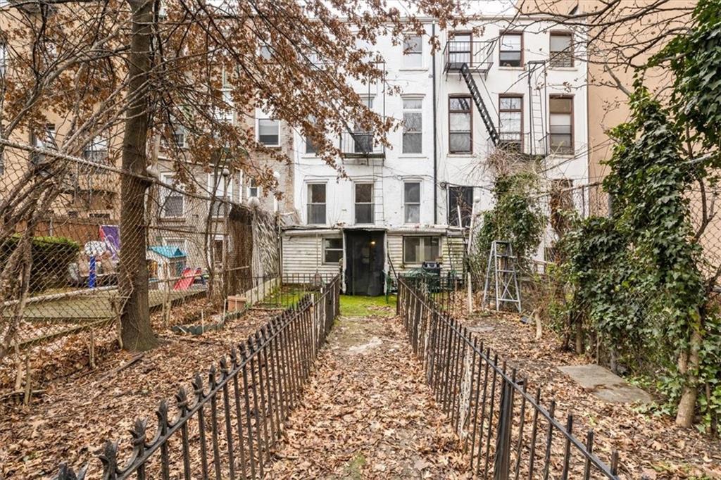 39 Woodhull Street Carroll Gardens Brooklyn NY 11231