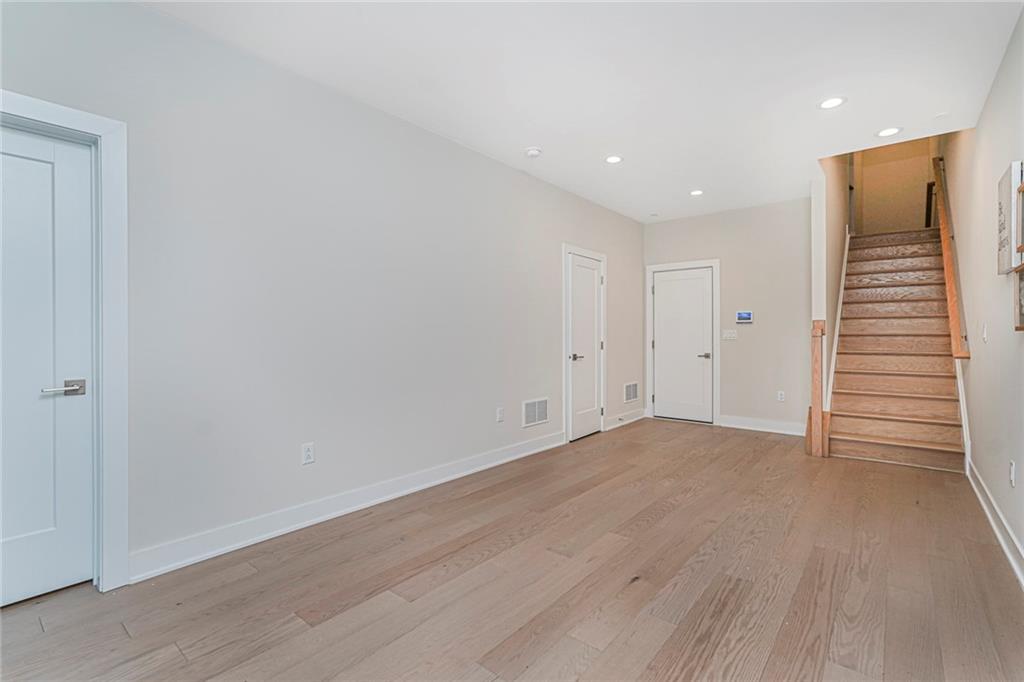 22 Edmund Way Jersey City Middletown NJ 07748