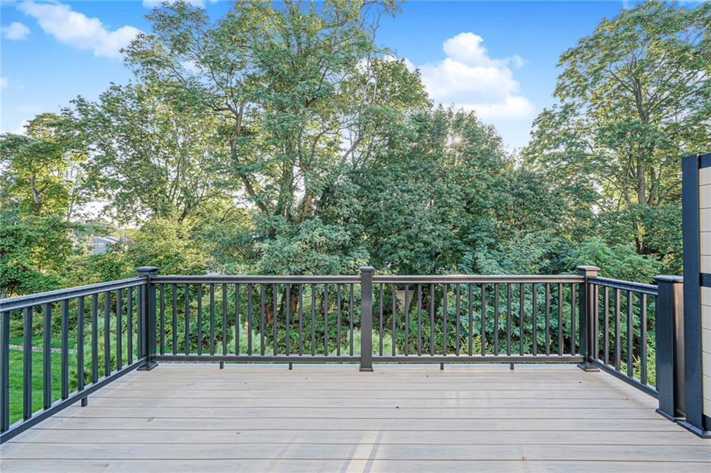 22 Edmund Way Jersey City Middletown NJ 07748