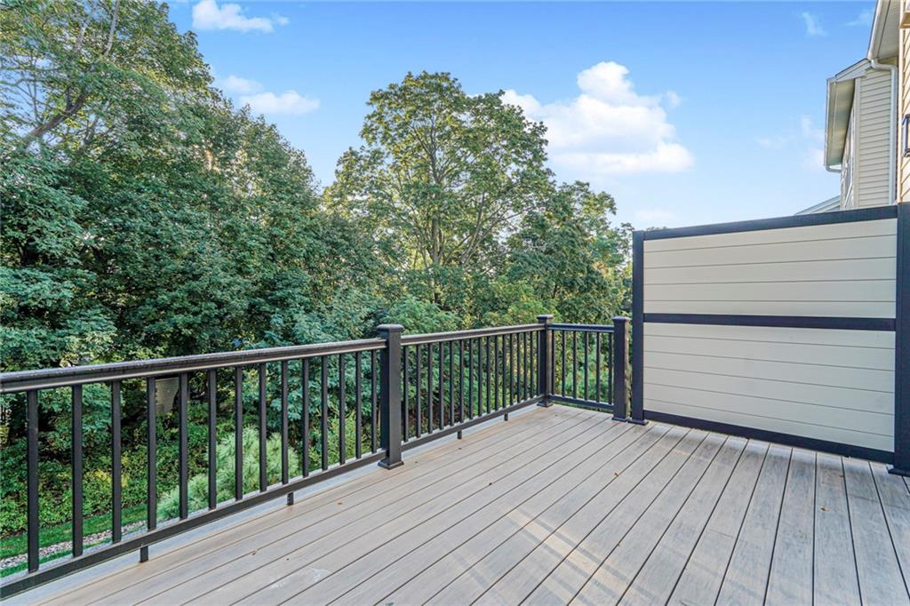 22 Edmund Way Jersey City Middletown NJ 07748