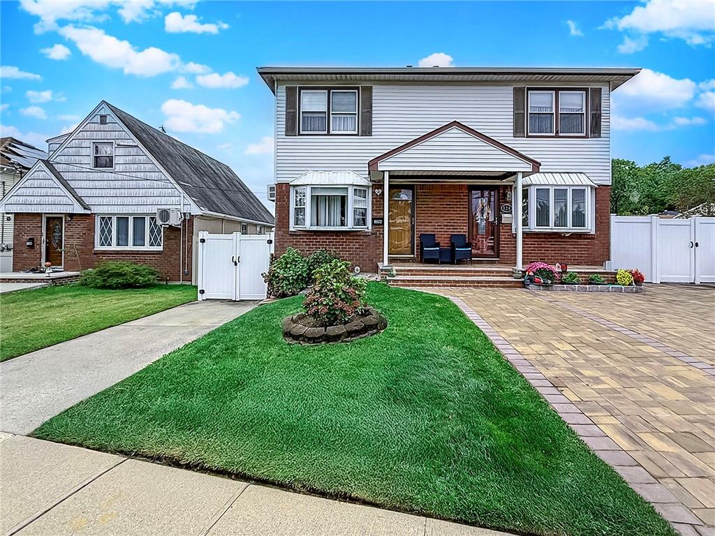 126 Tysens Lane Richmond Town Staten Island NY 10306