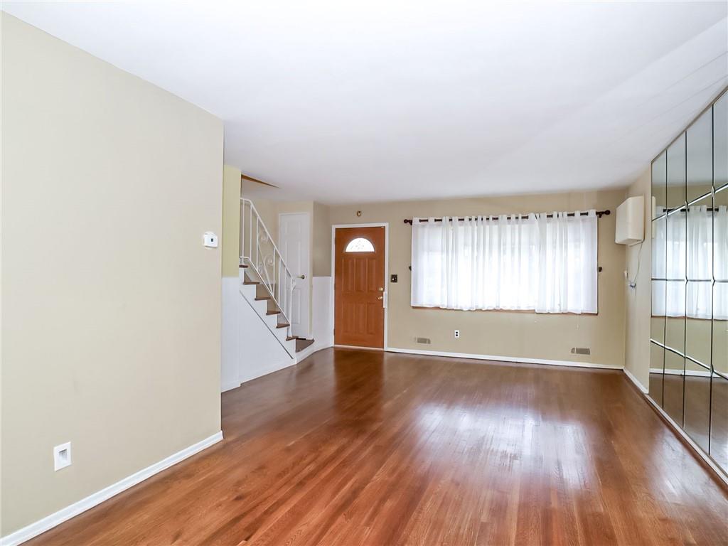 126 Tysens Lane Richmond Town Staten Island NY 10306