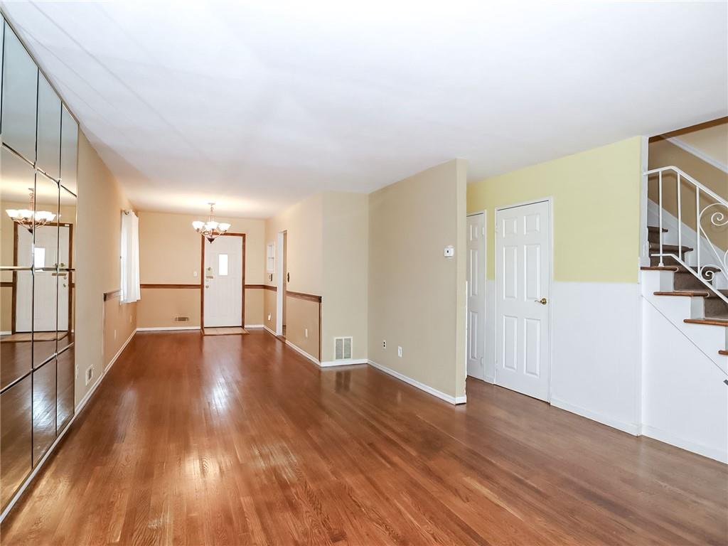 126 Tysens Lane Richmond Town Staten Island NY 10306