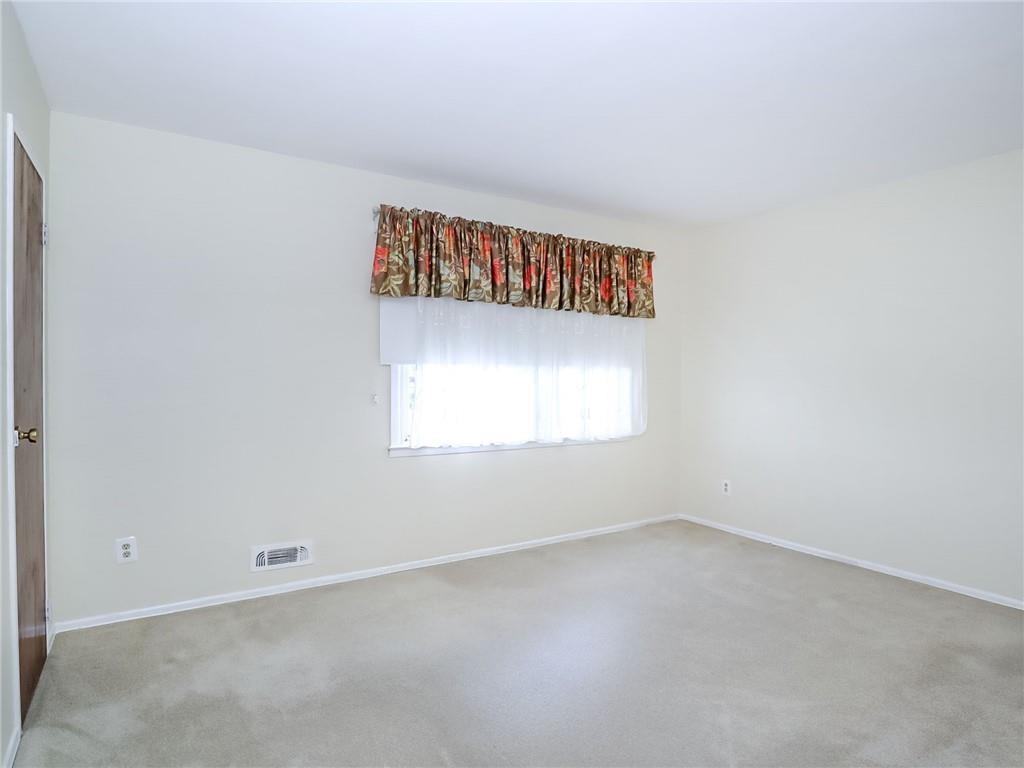 126 Tysens Lane Richmond Town Staten Island NY 10306