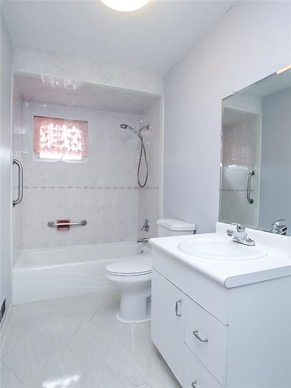 126 Tysens Lane Richmond Town Staten Island NY 10306