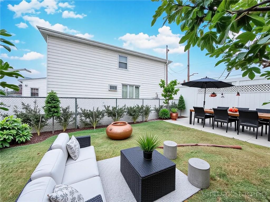 126 Tysens Lane Richmond Town Staten Island NY 10306