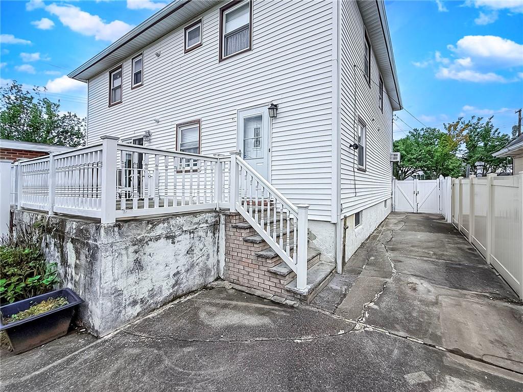 126 Tysens Lane Richmond Town Staten Island NY 10306
