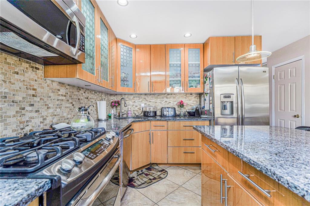 343 Travis Avenue New Springville Staten Island NY 10314