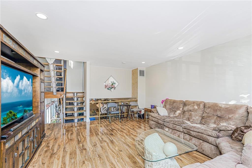 343 Travis Avenue New Springville Staten Island NY 10314