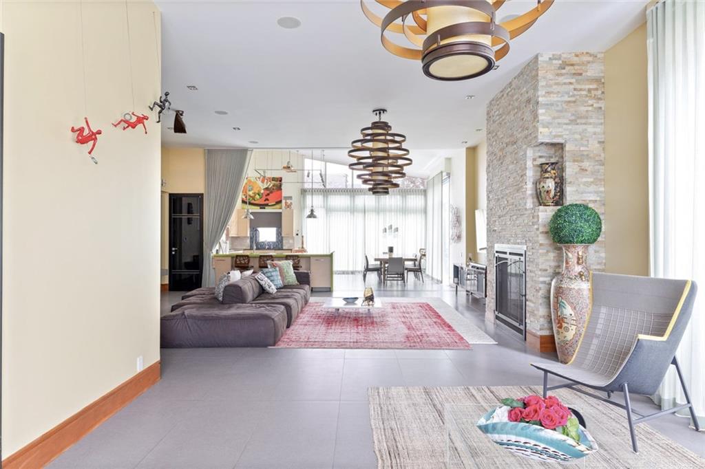 4147 Ocean Avenue Manhattan Beach Brooklyn NY 11235