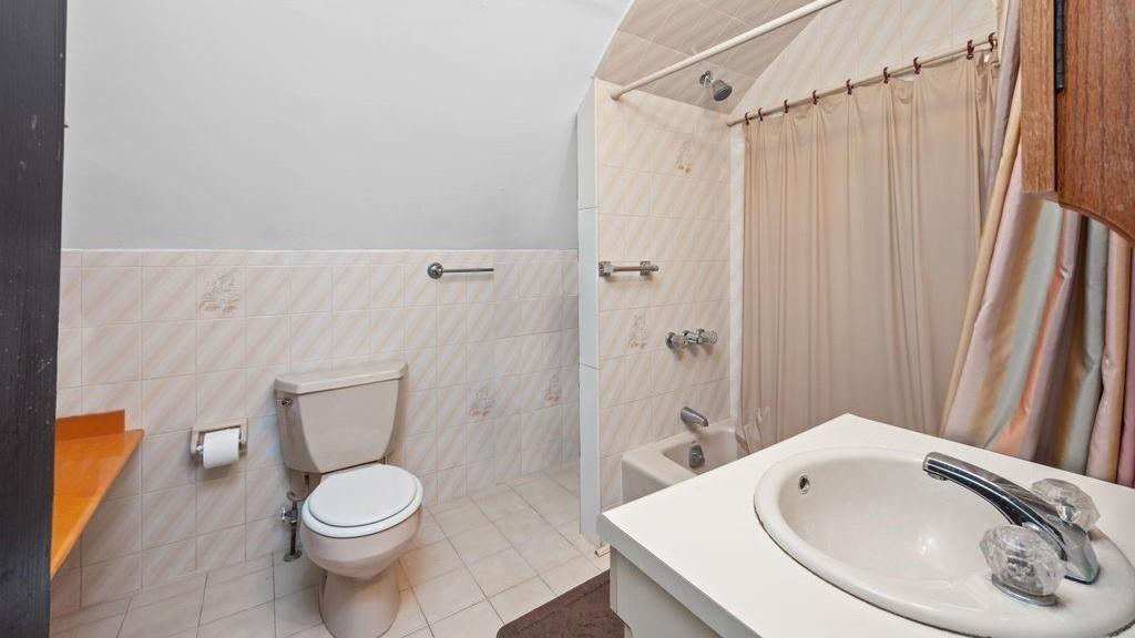 8210 Fort Hamilton Parkway Bay Ridge Brooklyn NY 11209