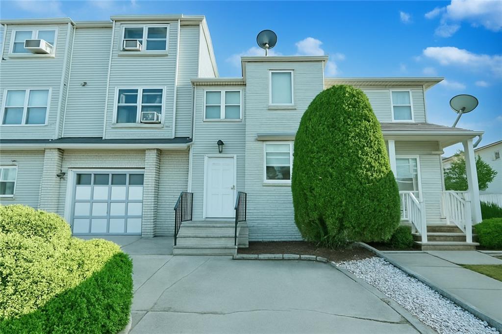 34 Lorraine Loop Rossville Staten Island NY 10309