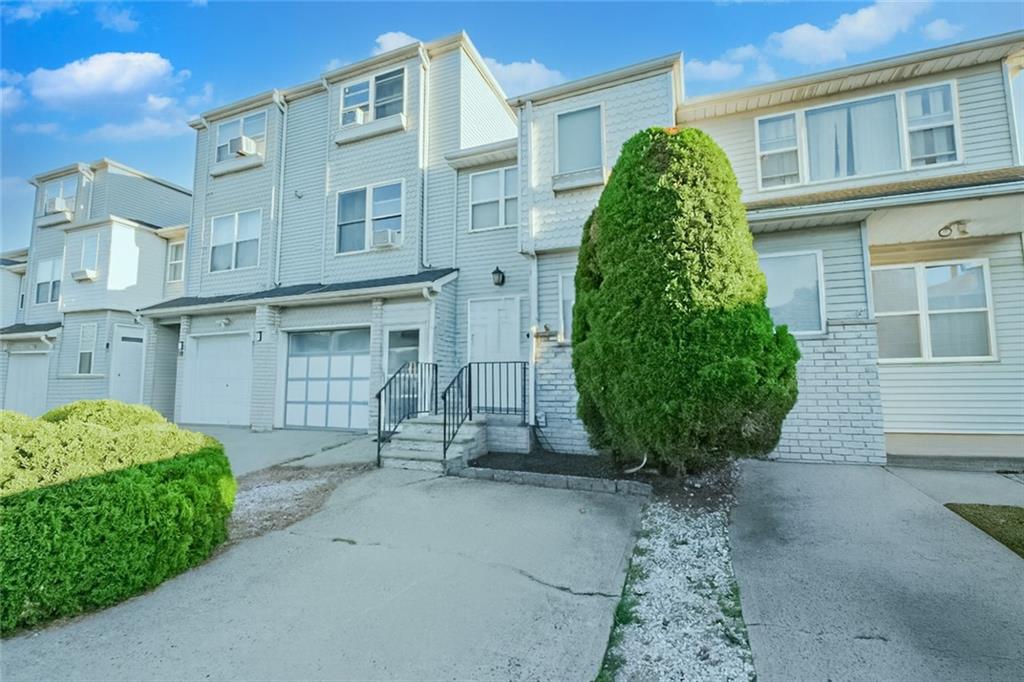 34 Lorraine Loop Rossville Staten Island NY 10309