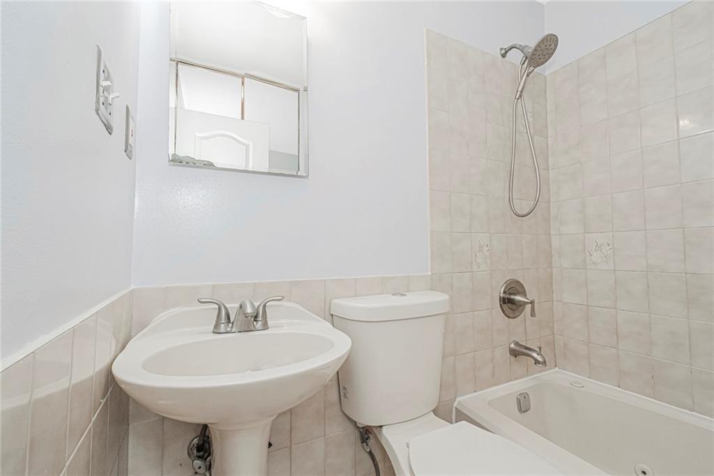 34 Lorraine Loop Rossville Staten Island NY 10309