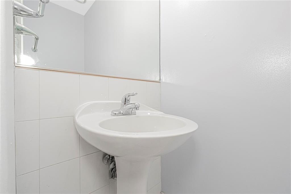 34 Lorraine Loop Rossville Staten Island NY 10309