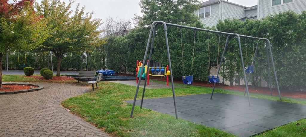 34 Lorraine Loop Rossville Staten Island NY 10309
