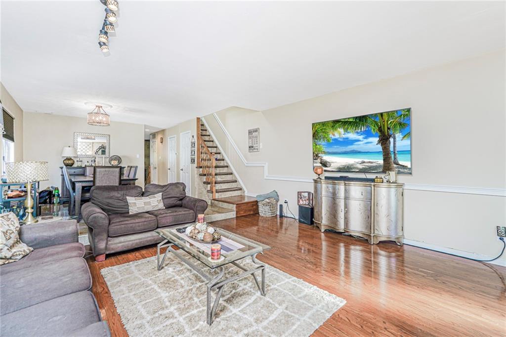 352 Grantwood Avenue Arden Heights Staten Island NY 10312