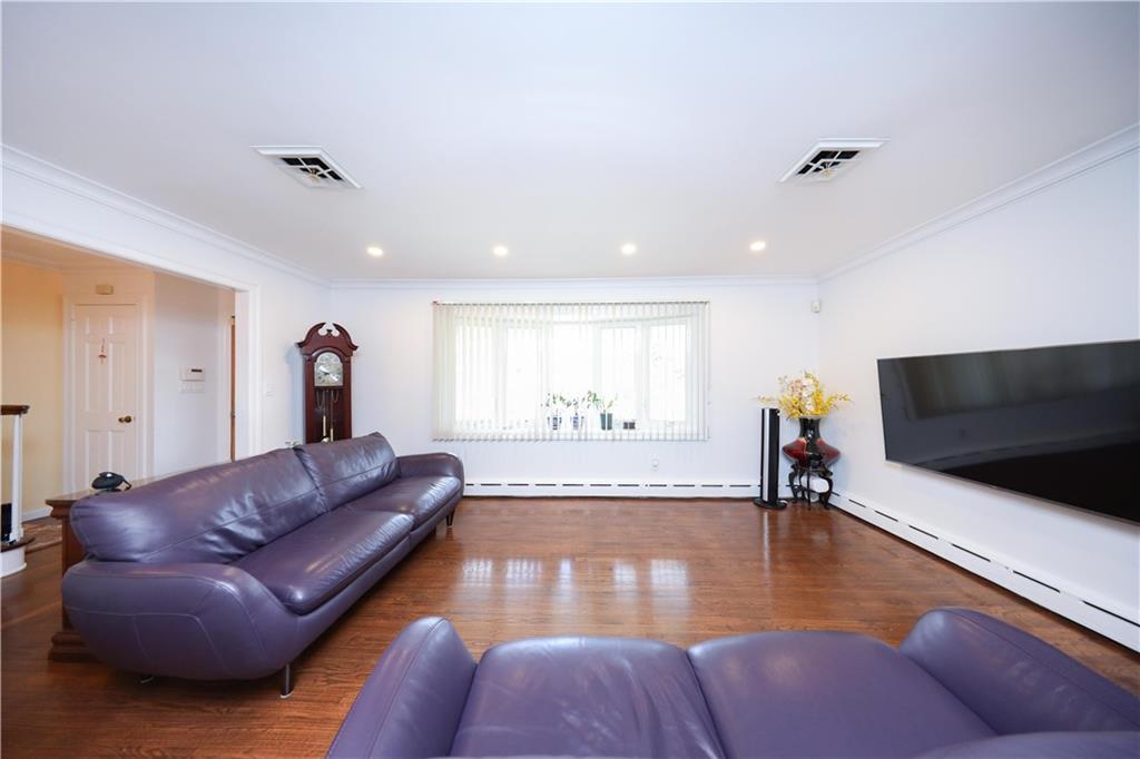 26 Hull Avenue Dongan Hills Staten Island NY 10306