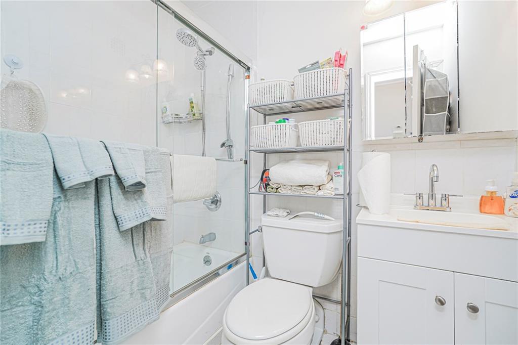 175 Zoe Street Dongan Hills Unknown NY 10305