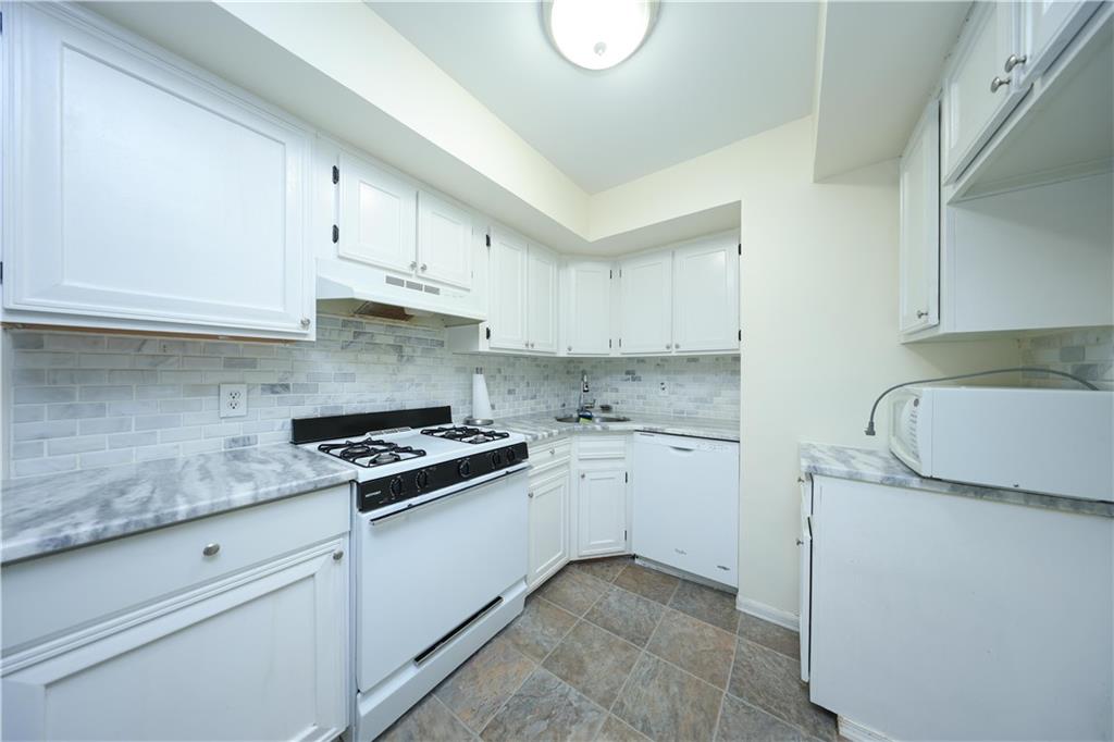 26 Gardenia Land New Springville Staten Island NY 10314