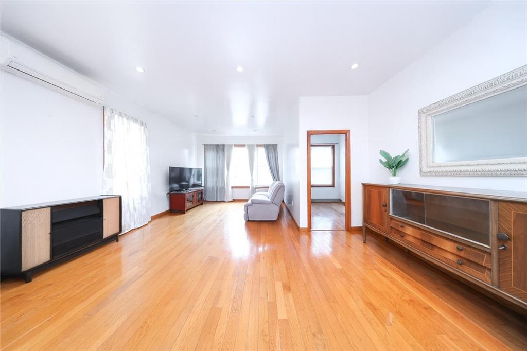 1049 Bay Ridge Parkway Dyker Heights Brooklyn NY 11228