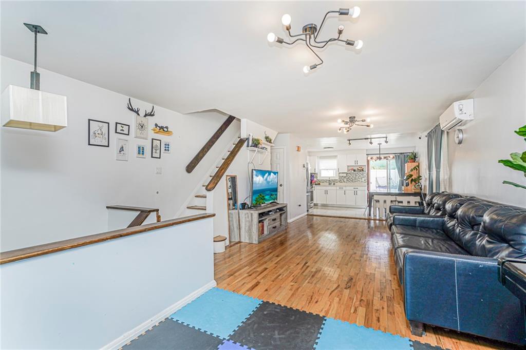 79 Ebony Street Richmond Town Staten Island NY 10306
