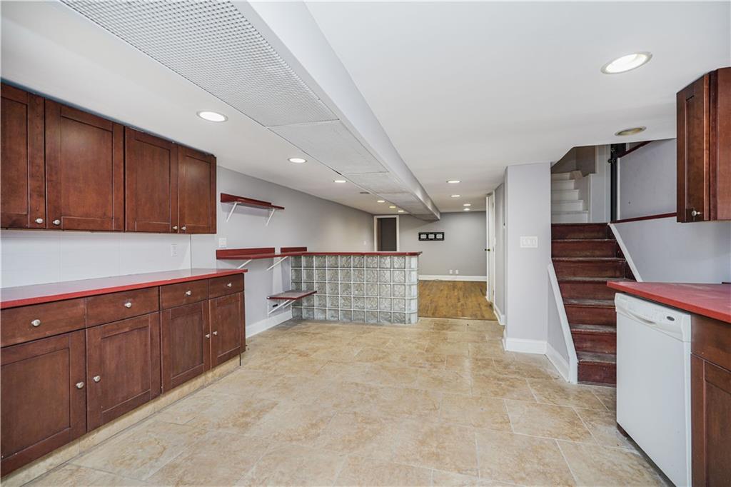 200 Bay 7th Street Dyker Heights Brooklyn NY 11228