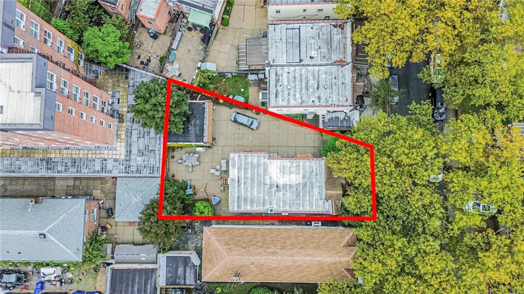 33 Manhattan Court Gravesend Brooklyn NY 11223