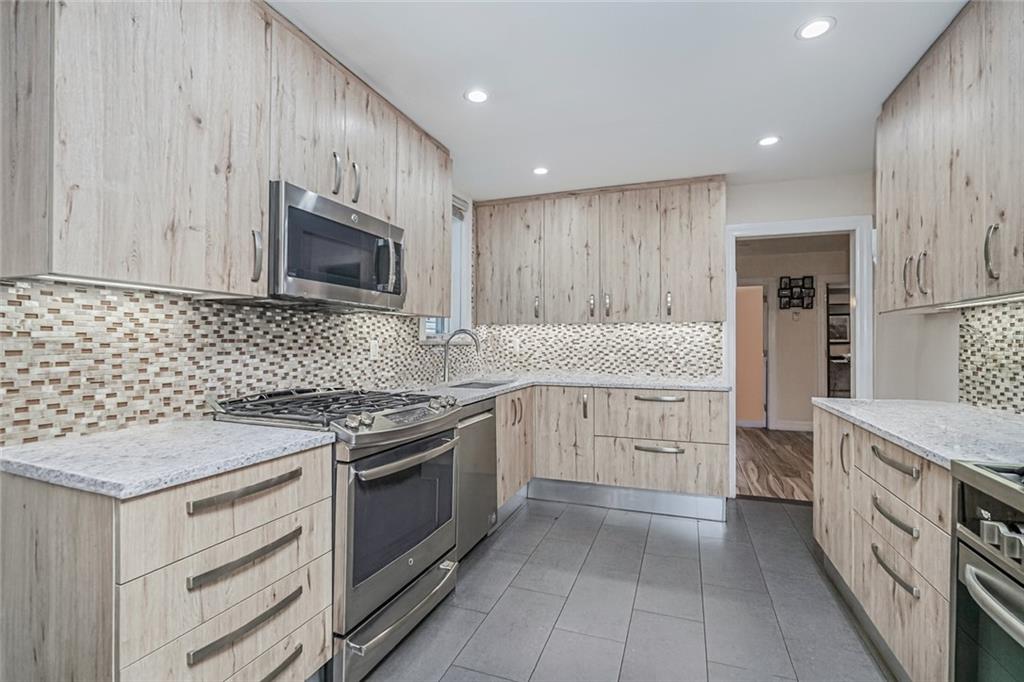 33 Manhattan Court Gravesend Brooklyn NY 11223