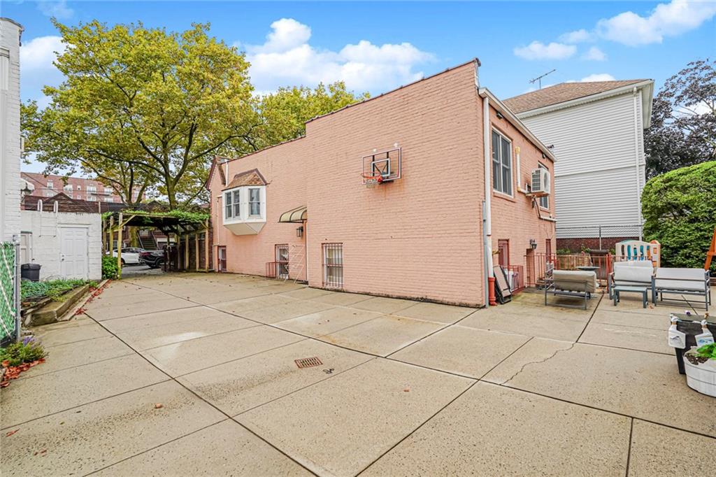 33 Manhattan Court Gravesend Brooklyn NY 11223