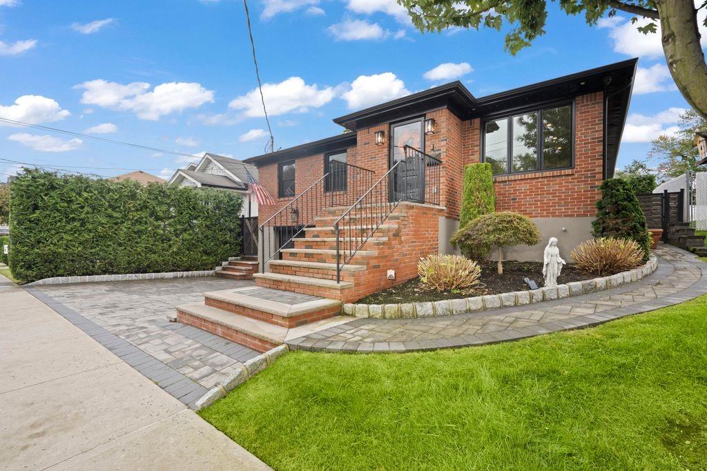 93 Beacon Avenue Oakwood Staten Island NY 10306