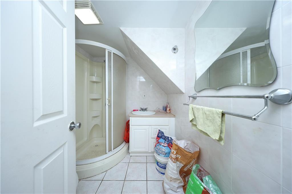 31 Giordan Court Mariner's Harbor Staten Island NY 10303