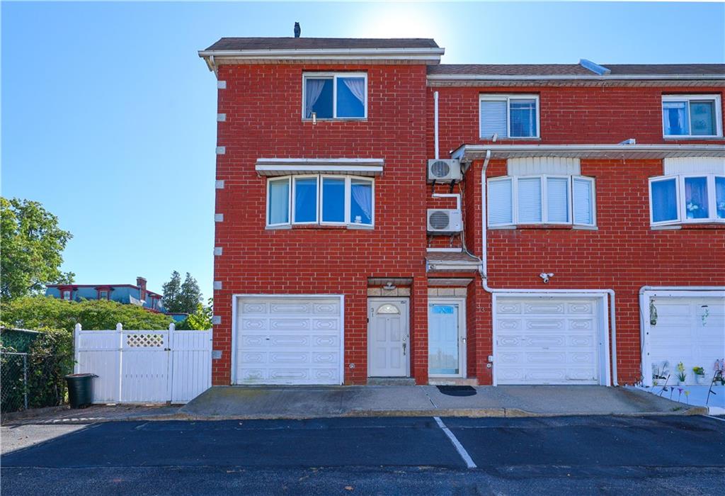 31 Giordan Court Mariner's Harbor Staten Island NY 10303