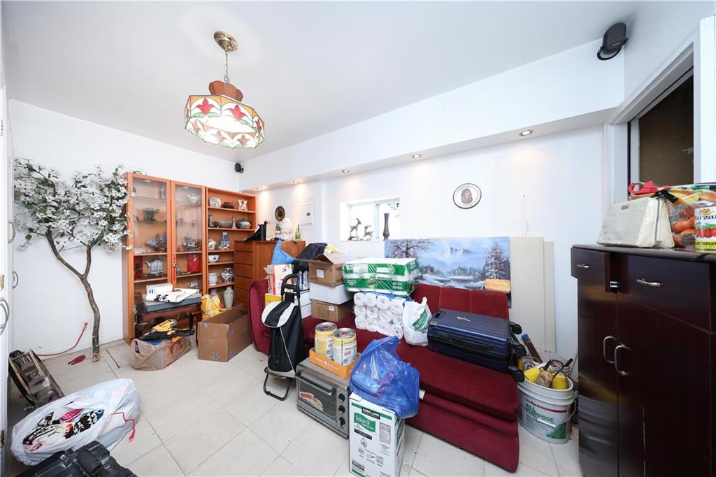 31 Giordan Court Mariner's Harbor Staten Island NY 10303