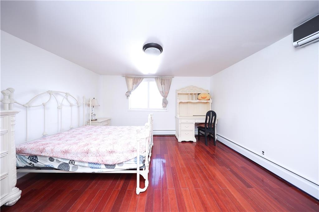 31 Giordan Court Mariner's Harbor Staten Island NY 10303