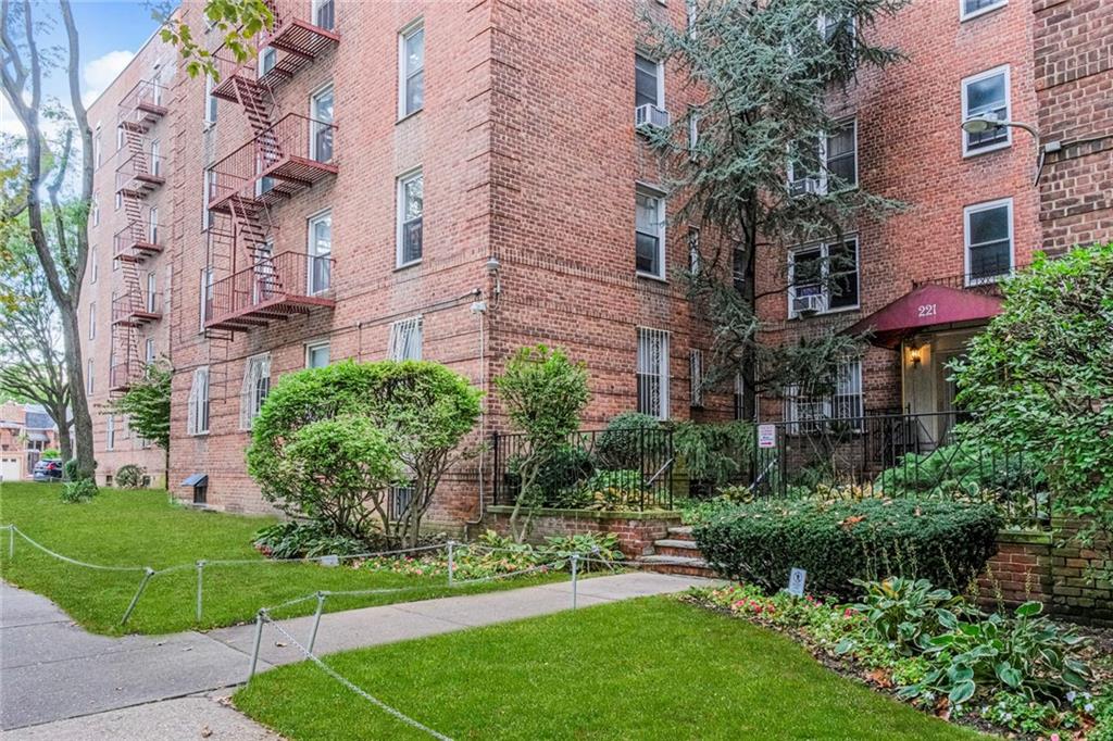 221 McDonald Avenue Windsor Terrace Brooklyn NY 11218
