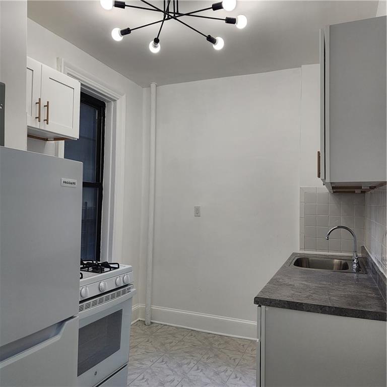 590 Parkside Avenue Prospect Lefferts Gdns Brooklyn NY 11226