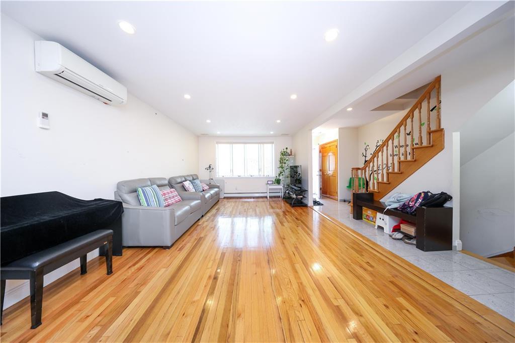 332 Bay 10th Street Dyker Heights Brooklyn NY 11228