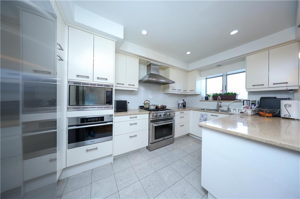 332 Bay 10th Street Dyker Heights Brooklyn NY 11228