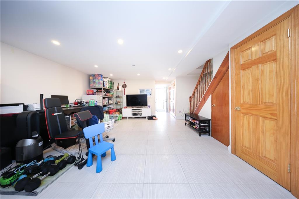 332 Bay 10th Street Dyker Heights Brooklyn NY 11228